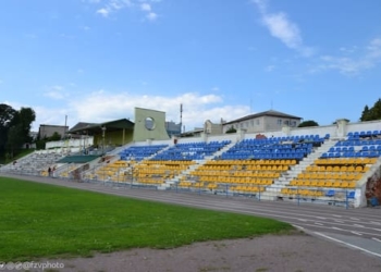 У Зборові підлітки пошкодили сидіння на стадіоні