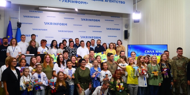 Сила, що єднає серця: як діти та герої створили історію, яка надихає Україну