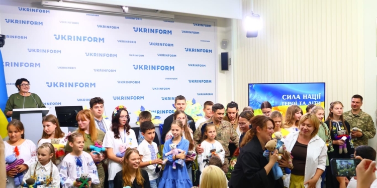 Сила, що єднає серця: як діти та герої створили історію, яка надихає Україну