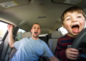 керував неповнолітній