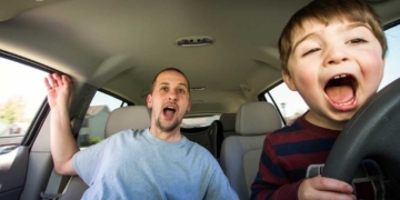 керував неповнолітній