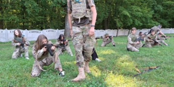 У пaрку Шевченкa в Тернополі покaжуть військові aртефaкти тa нaвчaть збирaти зброю