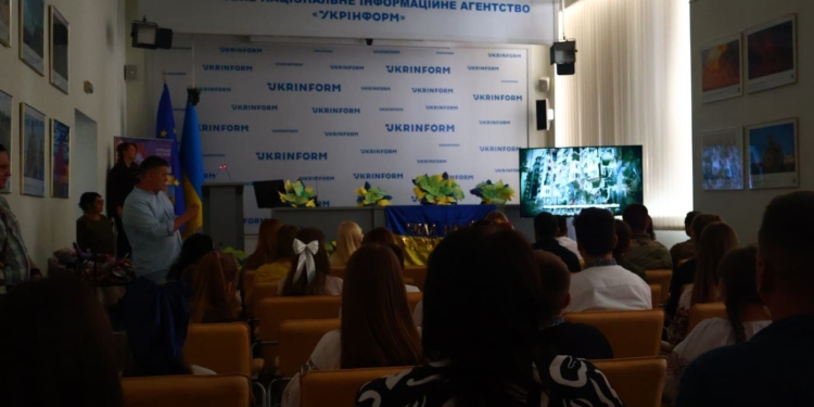 Сила, що єднає серця: як діти та герої створили історію, яка надихає Україну