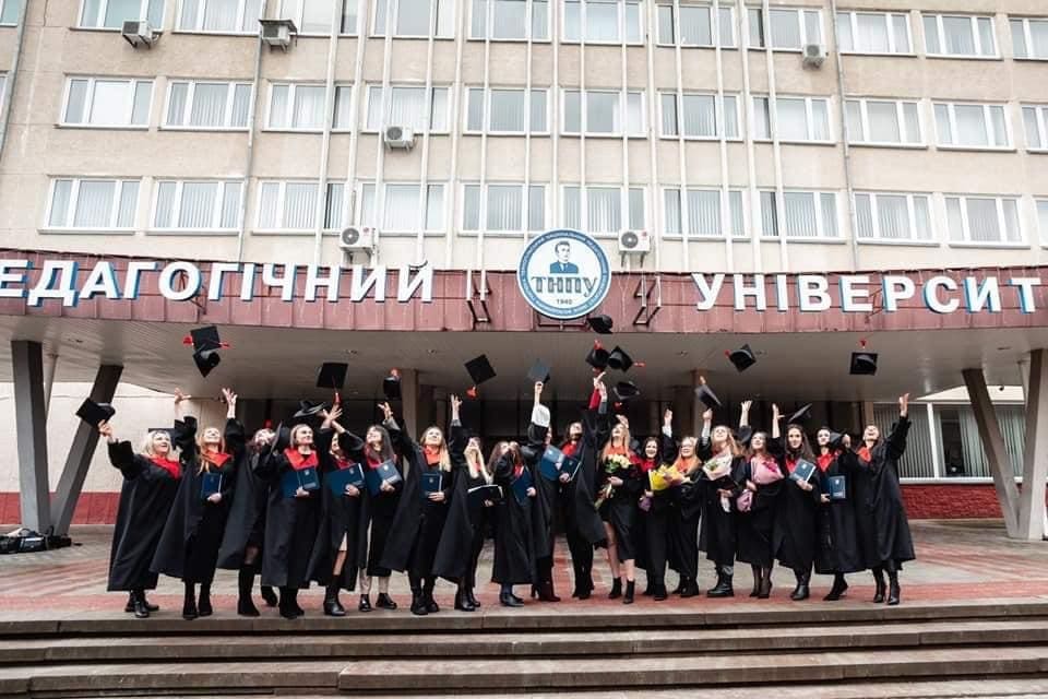 Вступ 2025: Факультет філології і журналістики ТНПУ запрошує абітурієнтів у світ мови, літератури та медіа