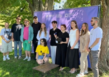 У Тернополі на День молоді заклали капсулу часу з побажаннями на майбутнє