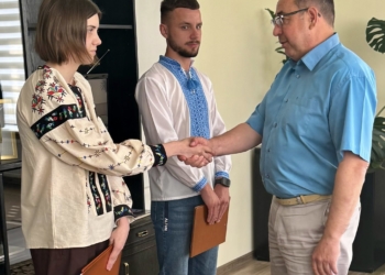 Двоє молодих спеціалістів склали присягу в Тернопільській митниці