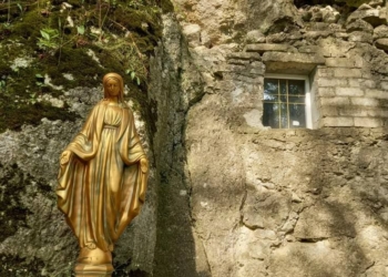 На Тернопільщині спотворено Печеру Відлюдника: місцеві та чиновники звинувачуються у псуванні пам’ятки