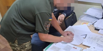 У Тернополі лікаря підозрюють у вимаганні хабаря від військовослужбовця за безкоштовну операцію