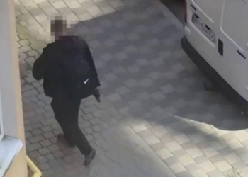 Чоловік стріляв на території лікарні у Тернополі