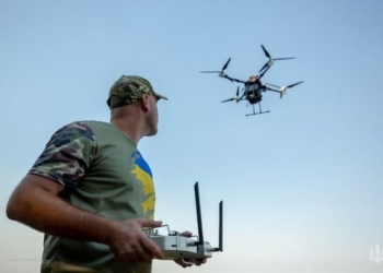 Фахівці організовують навчання операторів дронів