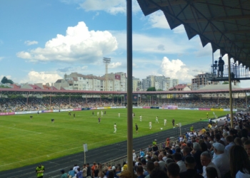 Після матчу у Тернополі вболівальники вибігали на поле