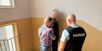 Хірурга Тернопільської обласної лікарні вдруге за місяць зловили на хабарі