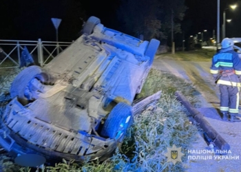 У селі на Тернопільщині зіткнулися два автомобілі: 23-річний водій травмований