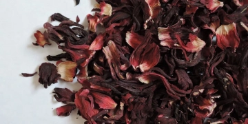Як гарячий та холодний чай каркаде впливає на ваш тиск