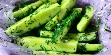 малосольні огірки