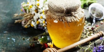 Сьогодні святкуємо Винесення чесних древ Хреста Господнього та Маковія