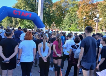 «Шаную воїнів, біжу за Героїв України»: забіг об’єднав тернополян, ветеранів, родини загиблих і всіх, хто прагне висловити шану героям