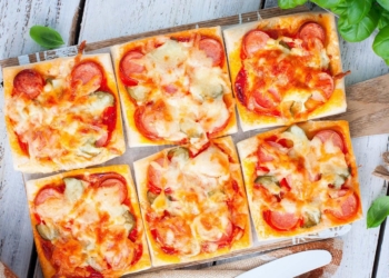 Піца з листкового тіста