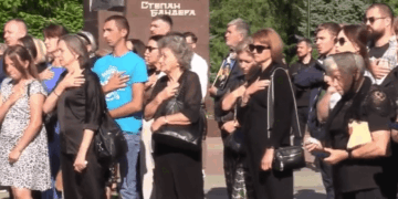 До Дня міста у Тернополі вшановують пам‘ять Героїв (Наживо)