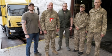 «Українська команда» передала чергову вантажівку бійцям стрілецького батальйону 67 бригади