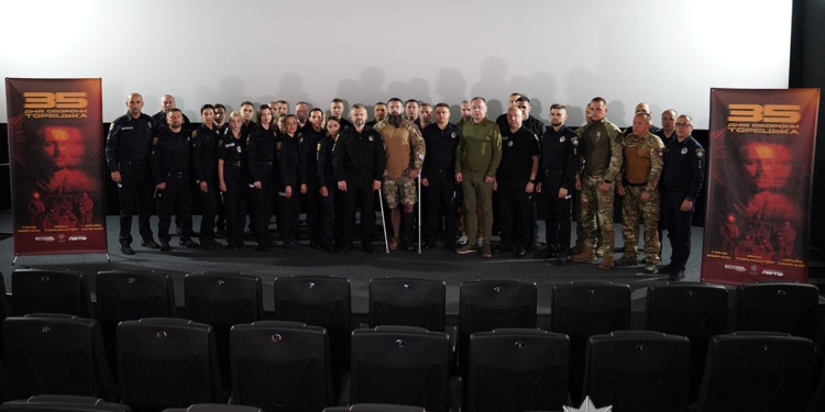 «35 днів оборони Торецька»: у Тернополі відбувся показ стрічки про бійців бригади Нацполіції «Лють»