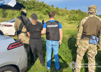 На Тернопільщині викрили ОЗГ, яка збувала наркотики, зброю та боєприпаси