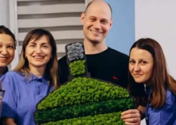 Євгеній Тешнер з колективом Секвани