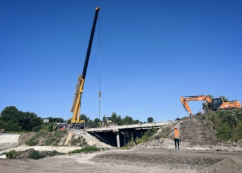 На Тернопільщині ремонтують міст у Чернихівцях: новий міст витримає до 100 тонн