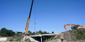 На Тернопільщині ремонтують міст у Чернихівцях: новий міст витримає до 100 тонн