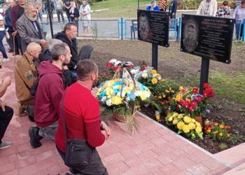 В Борсуківській громаді відкрили меморіальні дошки двом загиблим Героям