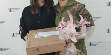 Учениця Тернопільського ліцею передала Starlink своїй учительці, яка зараз захищає країну