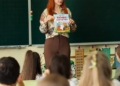 організувати зустрічі з сучасними письменниками