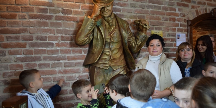 У Чорткові презентували приватну колекцію годинників