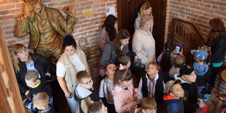 У Чорткові презентували приватну колекцію годинників