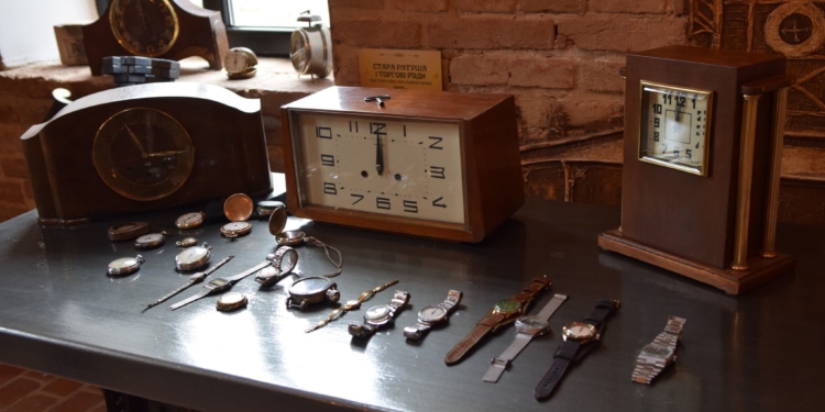 У Чорткові презентували приватну колекцію годинників