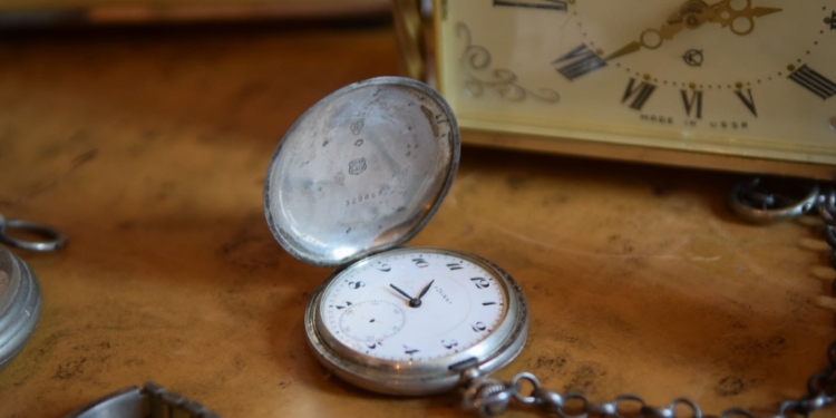 У Чорткові презентували приватну колекцію годинників