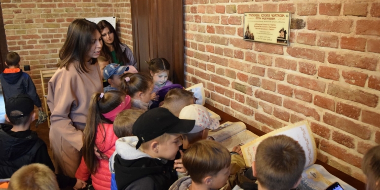 У Чорткові презентували приватну колекцію годинників