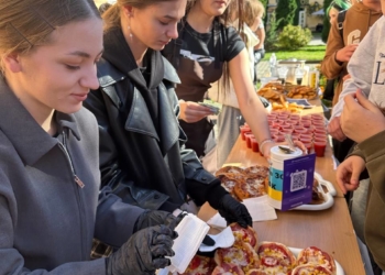 Благодійний ярмарок у Тернопільському кооперативному коледжі: студенти та викладачі зібрали кошти для ЗСУ