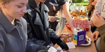 Благодійний ярмарок у Тернопільському кооперативному коледжі: студенти та викладачі зібрали кошти для ЗСУ