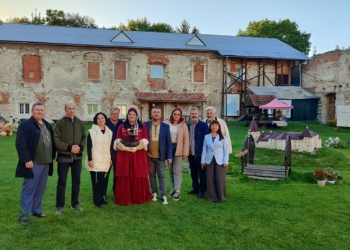 Туризм єднає