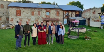 Туризм єднає