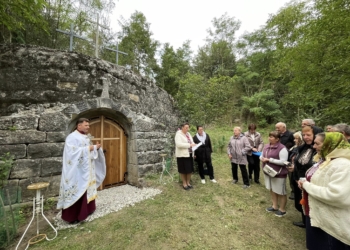 Віряни зібралися на спільну молитву у Винятинському Божому гробі на Тернопільщині