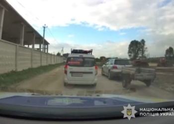 У Тернополі п’яний водій, який перебував у розшуку, пропонував хабар поліції: йому загрожує до 4 років в’язниці