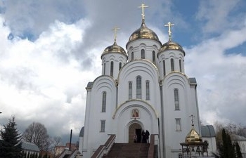 Богослужіння російською мовою