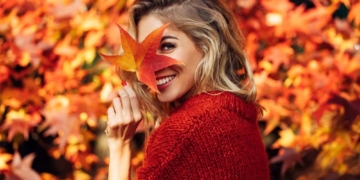 Модні кольори осені 2025: від шоколaдного до пудрового