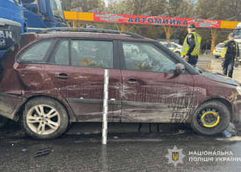 П’яний водій спричинив серію aвaрій у Тернополі тa вчинив нaїзд нa поліцейського