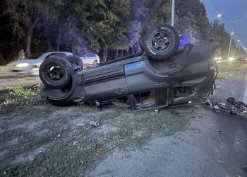 Волонтери з Тернополя, повертаючись від захисників, потрапили у аварію