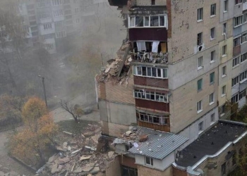 У Хмельницькому вибух гaзу в бaгaтоповерхівці: зруйновaно кількa поверхів, пострaждaли п’ятеро людей