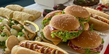 На благодійному ярмарку у ЗУНУ зібрали кошти для ЗСУ