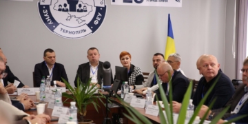 У ЗУНУ обговорили інноваційні технології менеджменту на круглому столі